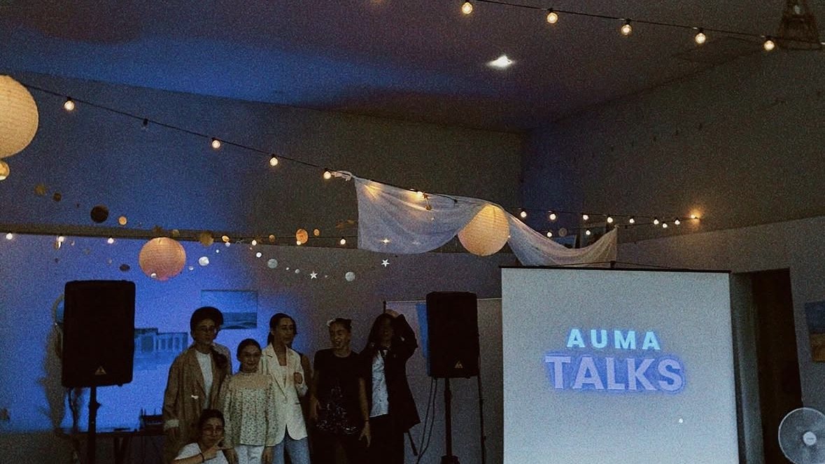 Ученики на сцене конференции AUMA Talks